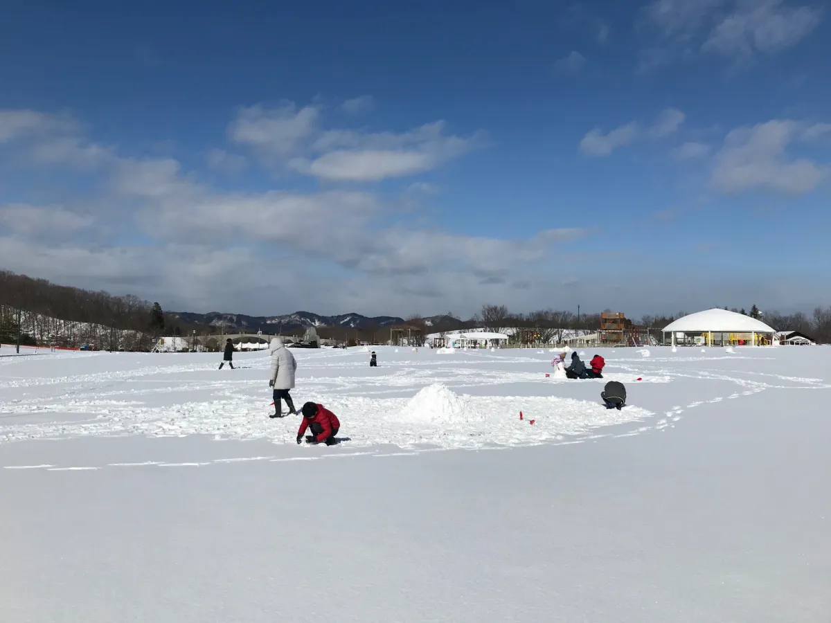 雪遊び広場