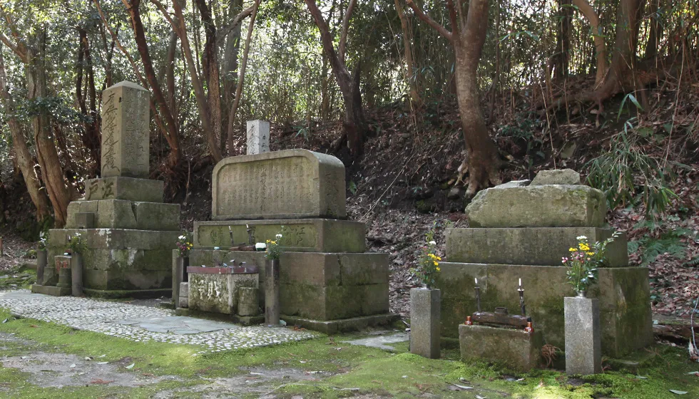 毎年4月の第三日曜日は供養祭が行われています。