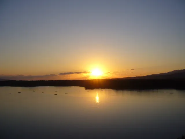 夕日と湖の宿 あおきや