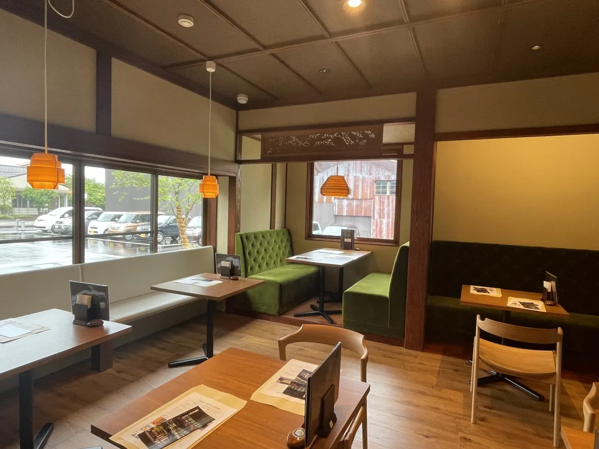 店内の喫茶スペース