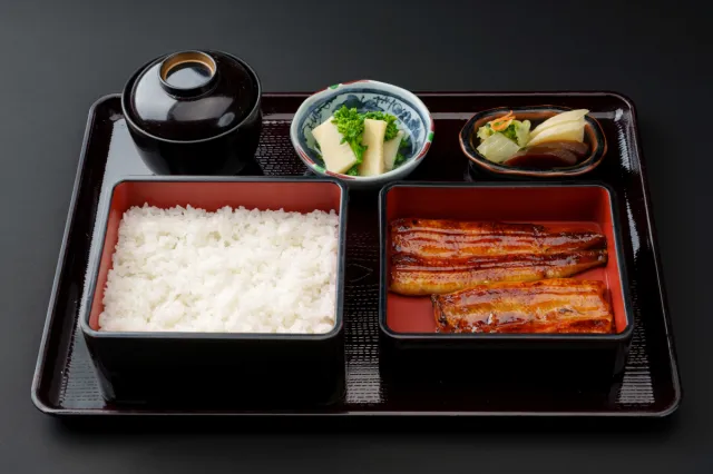 料亭一〆のうな重と咲花温泉佐取館バスツアー