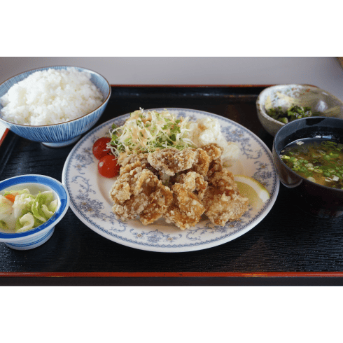 ボリューム満載 鶏唐揚げ定食