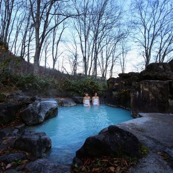 燕温泉 黄金の湯
