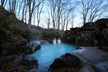 燕温泉 黄金の湯