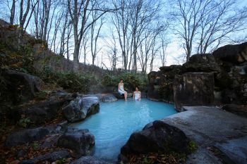 燕温泉 黄金の湯