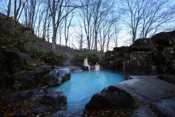 燕温泉 黄金の湯