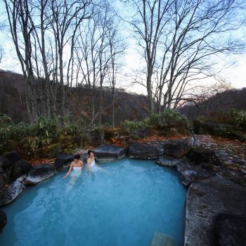 燕温泉 黄金の湯
