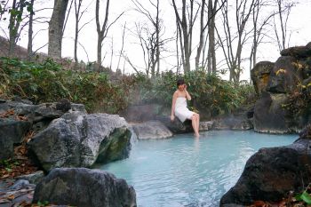 燕温泉 黄金の湯