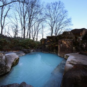 燕温泉 黄金の湯