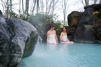 燕温泉 黄金の湯