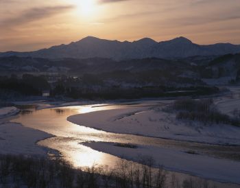 朝光越後三山・信濃川