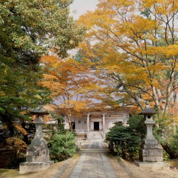 良寛ゆかりの地　国上山