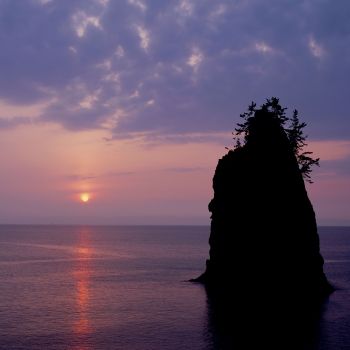 シーサイドライン夕日の立岩
