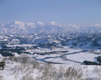 雪景　越後三山・信濃川