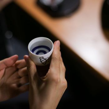 楽縫庵にて地酒の試飲