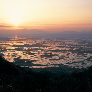越後平野の夜明け