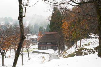 門出かやぶきの里