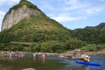 八木鼻に向って