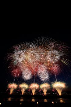 長岡まつり大花火大会 - ベスビアス超大型スターマイン