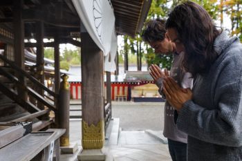 弥彦神社