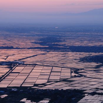 越後平野の夜明け