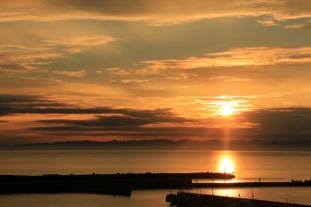 新川の夕景