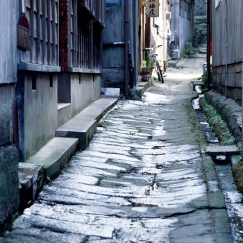 宿根木世捨て小路