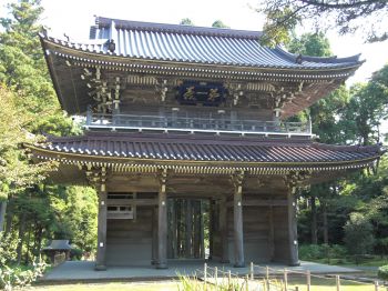 林泉寺の山門