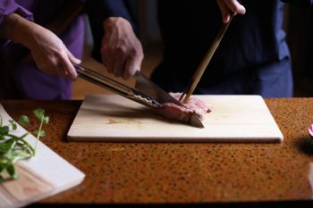 しっとり柔らかな温泉ローストポーク「湯治豚」