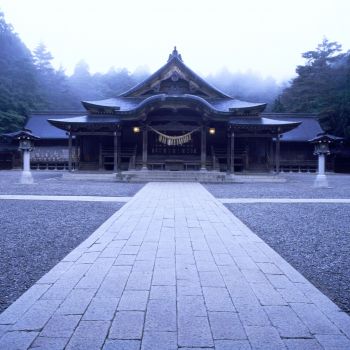 彌彦神社