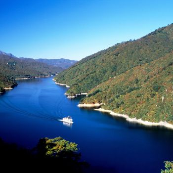 銀山湖