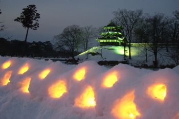 高田公園雪行燈